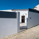 Ribeira D'ilhas Shelter *